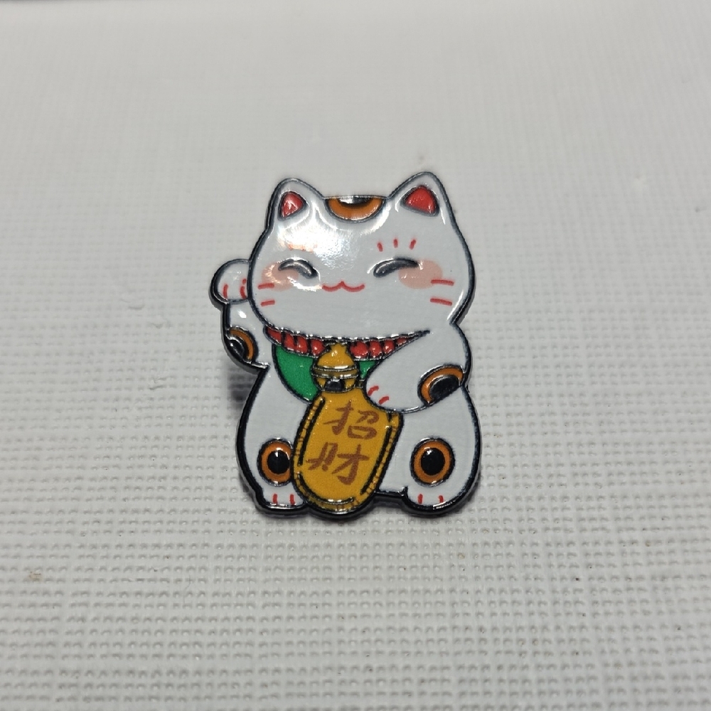 Lucky Cat Enamel Pin - White and Gold
